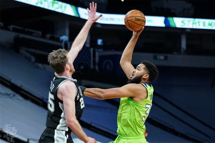 华体会体育-渝州战狼队对阵南城朱雀队,网球热身赛爆冷,门将神扑救主——回归即成焦点的简单介绍