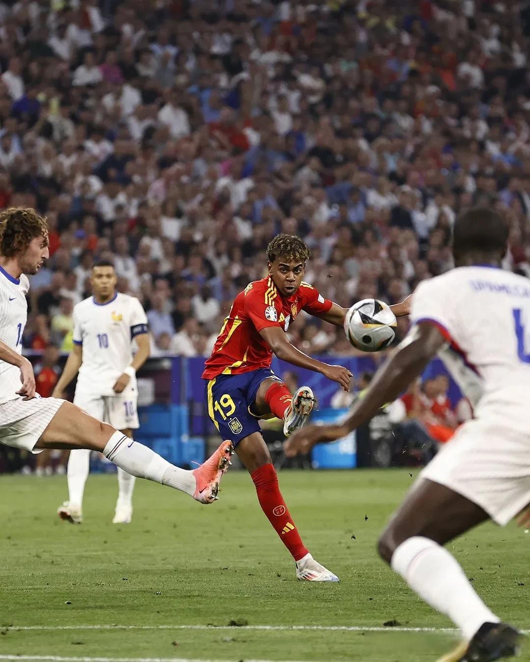 华体会体育- 梅西新赛季技艺秀让对手无奈让球迷至嗨 