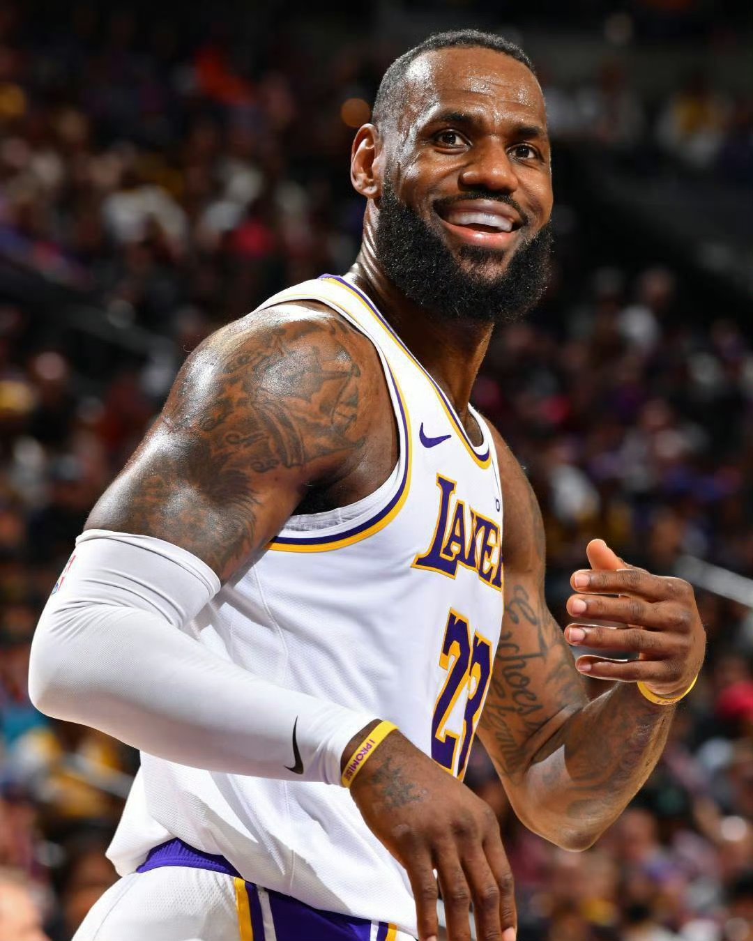 华体会-包含詹姆斯连续七场比赛得分超过惊险取胜，塞尔维亚队挑战极限！的词条