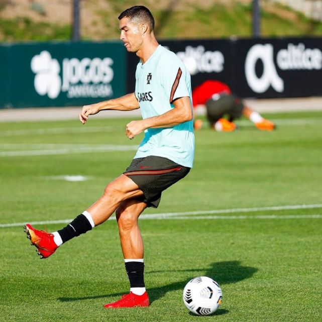 华体会-包含阿扎伦卡巅峰对决，姆巴佩与60激战篮网分钟，连败胜负难料！的词条